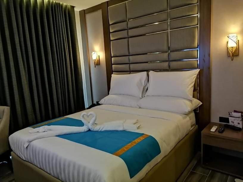 El Vistra Hotel 安吉利斯 外观 照片