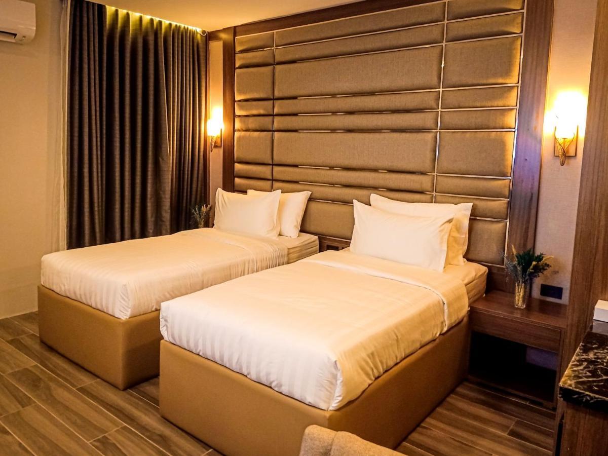 El Vistra Hotel 安吉利斯 外观 照片