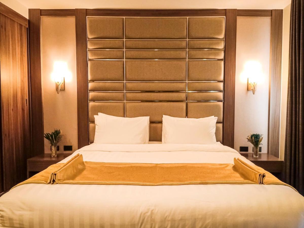 El Vistra Hotel 安吉利斯 外观 照片