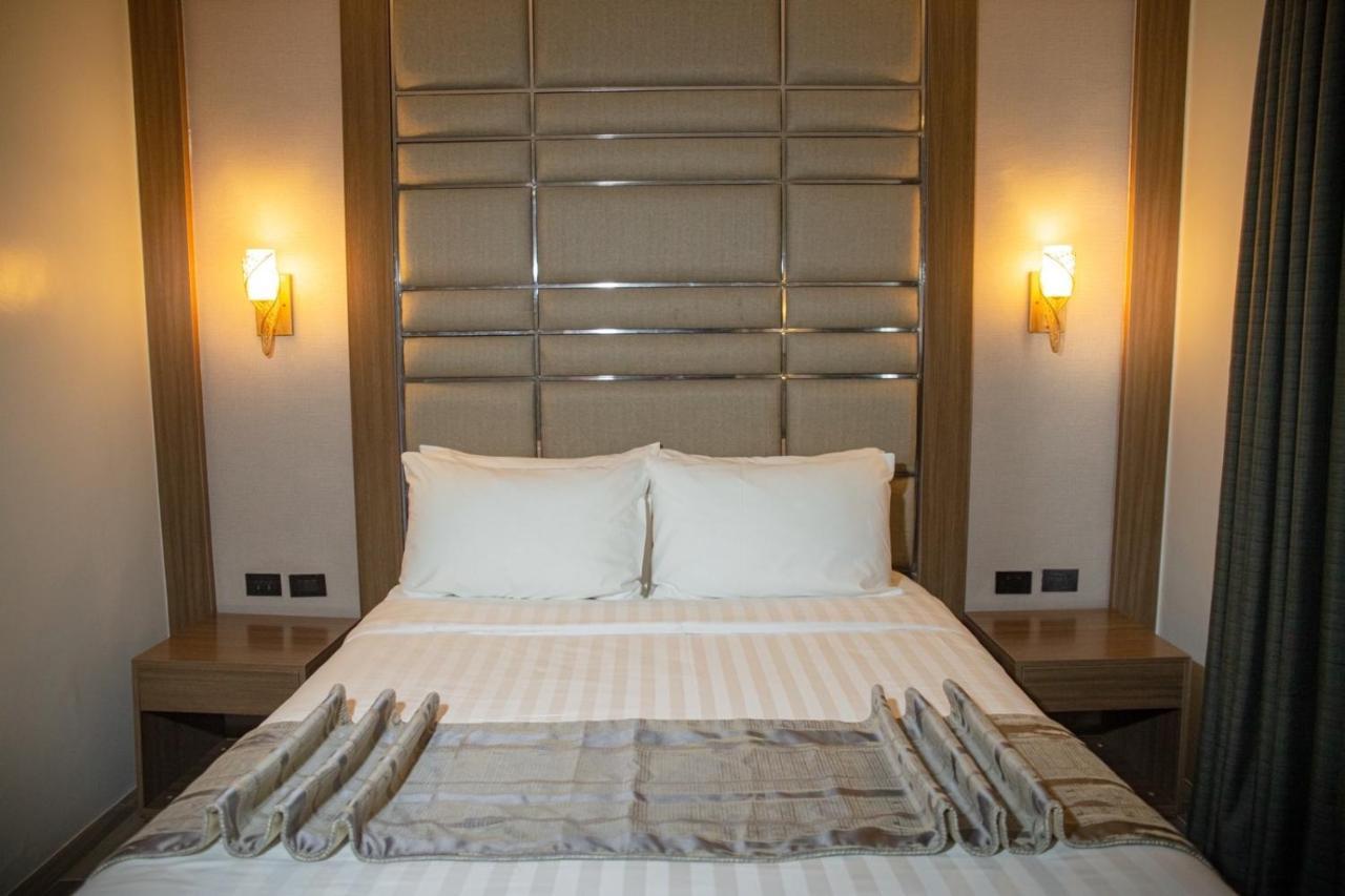 El Vistra Hotel 安吉利斯 外观 照片